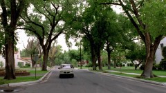 Walt drives to Jesse's house