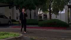 Saul stops by Walt's apartment.
