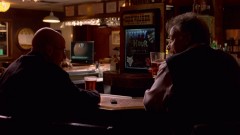 Walt has a drink with Jane's dad.